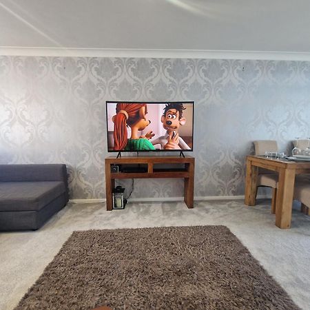Stylish & Modern 2 Bed House With Free Parking Leeds Apartment Лийдс Екстериор снимка