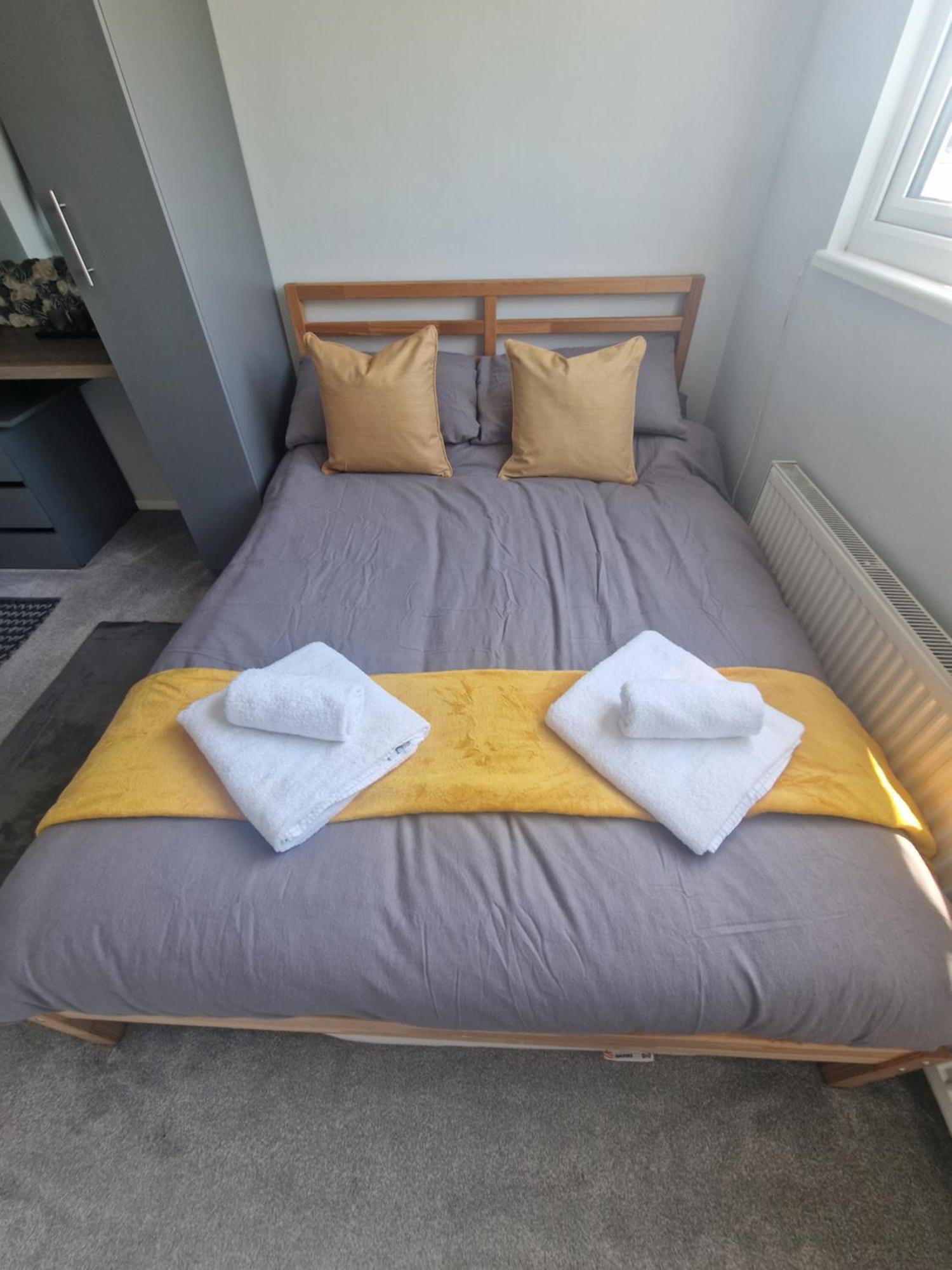 Stylish & Modern 2 Bed House With Free Parking Leeds Apartment Лийдс Екстериор снимка