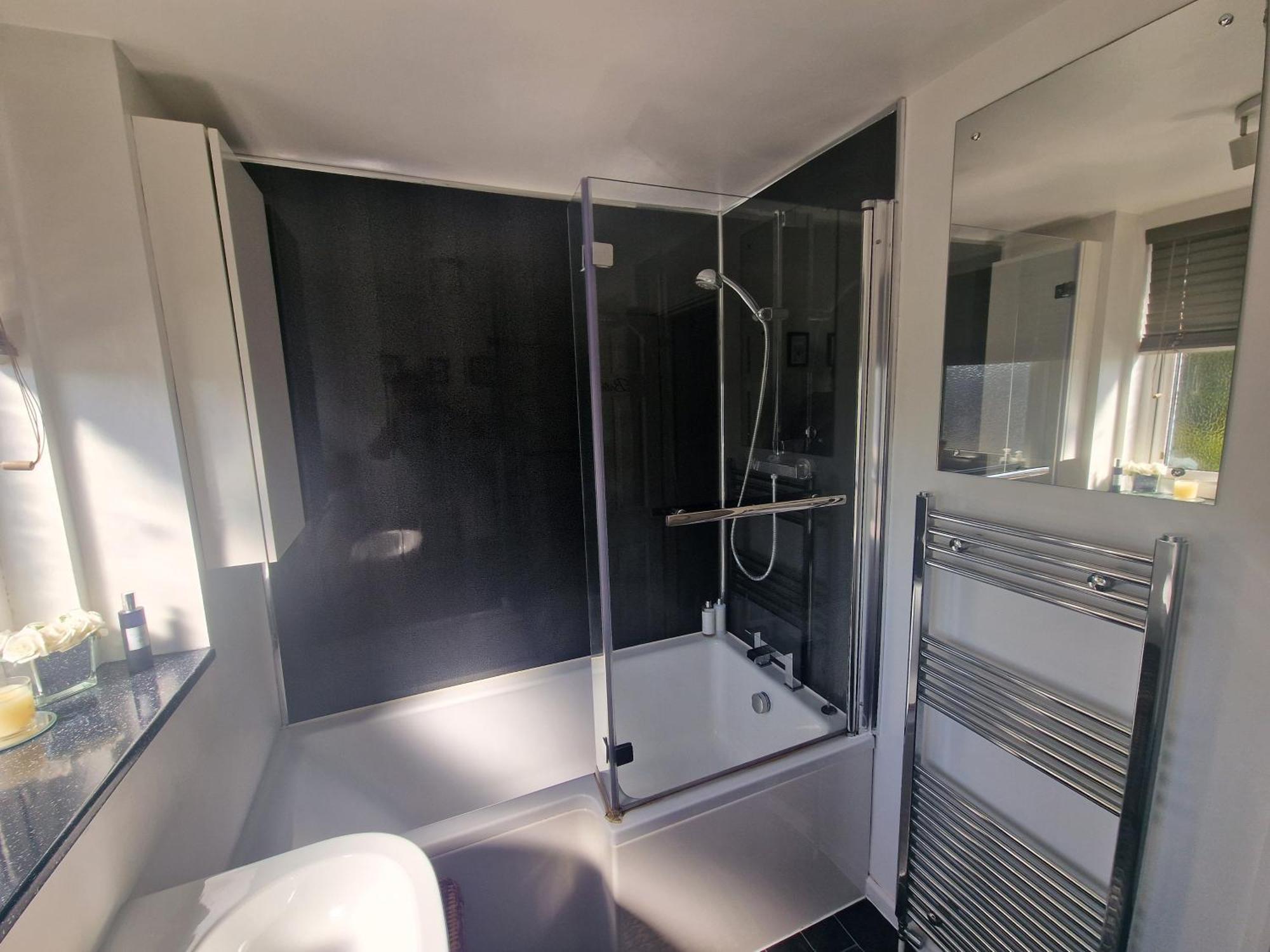 Stylish & Modern 2 Bed House With Free Parking Leeds Apartment Лийдс Екстериор снимка